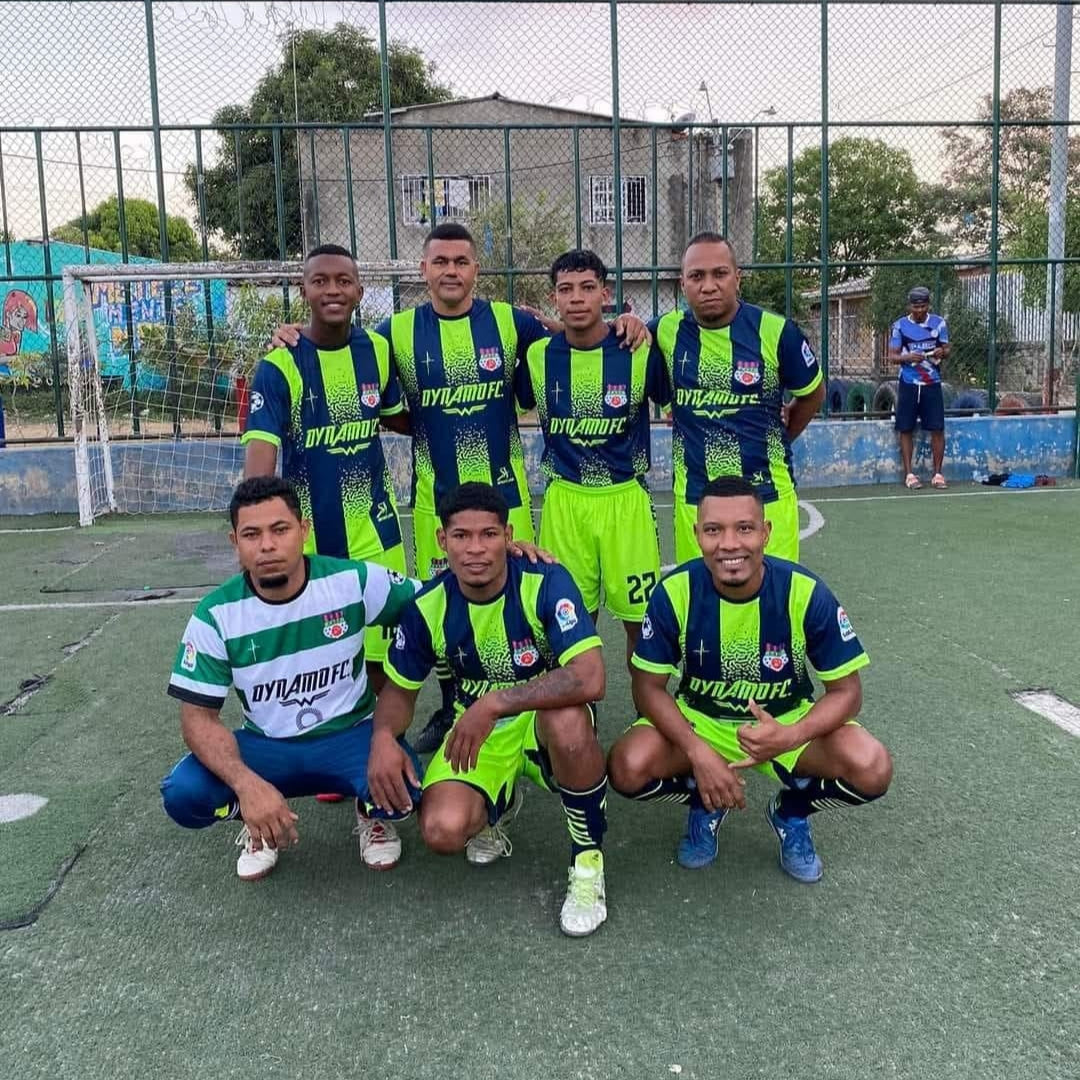 Uniformes De Futbol Personalizados Neon